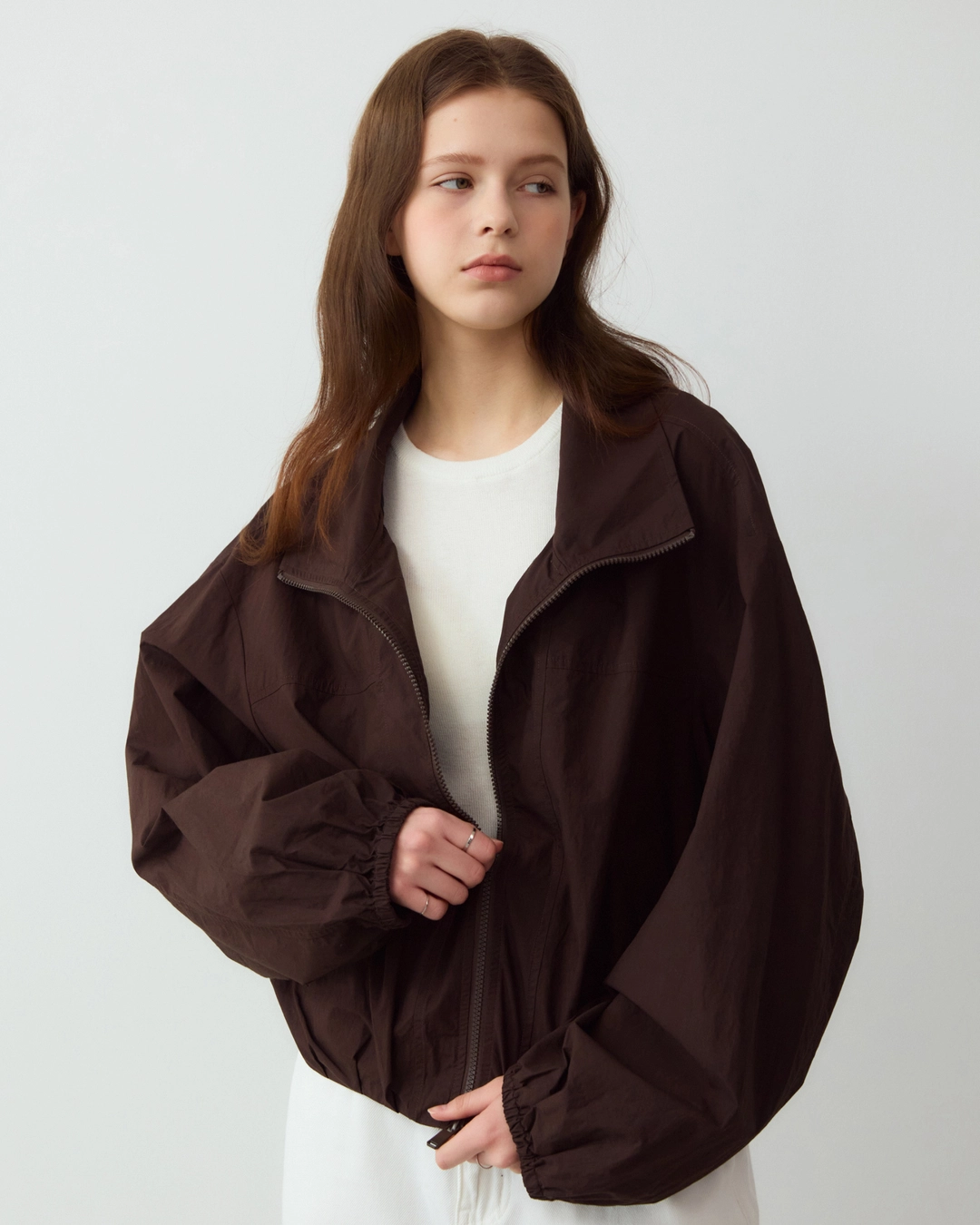 어다울 Label point pintuck blouson - brown 상품 이미지 2