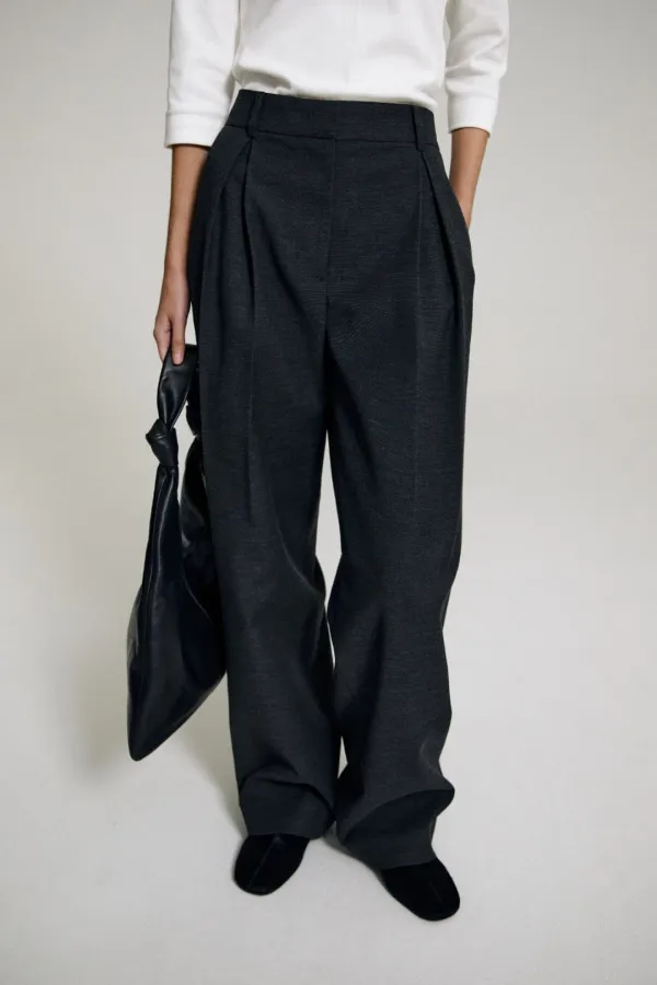 Pever Inverted Tuck Slacks (Charcoal)