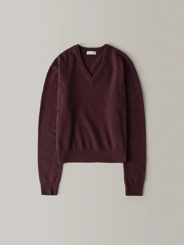 에센셜 브이넥 니트_burgundy