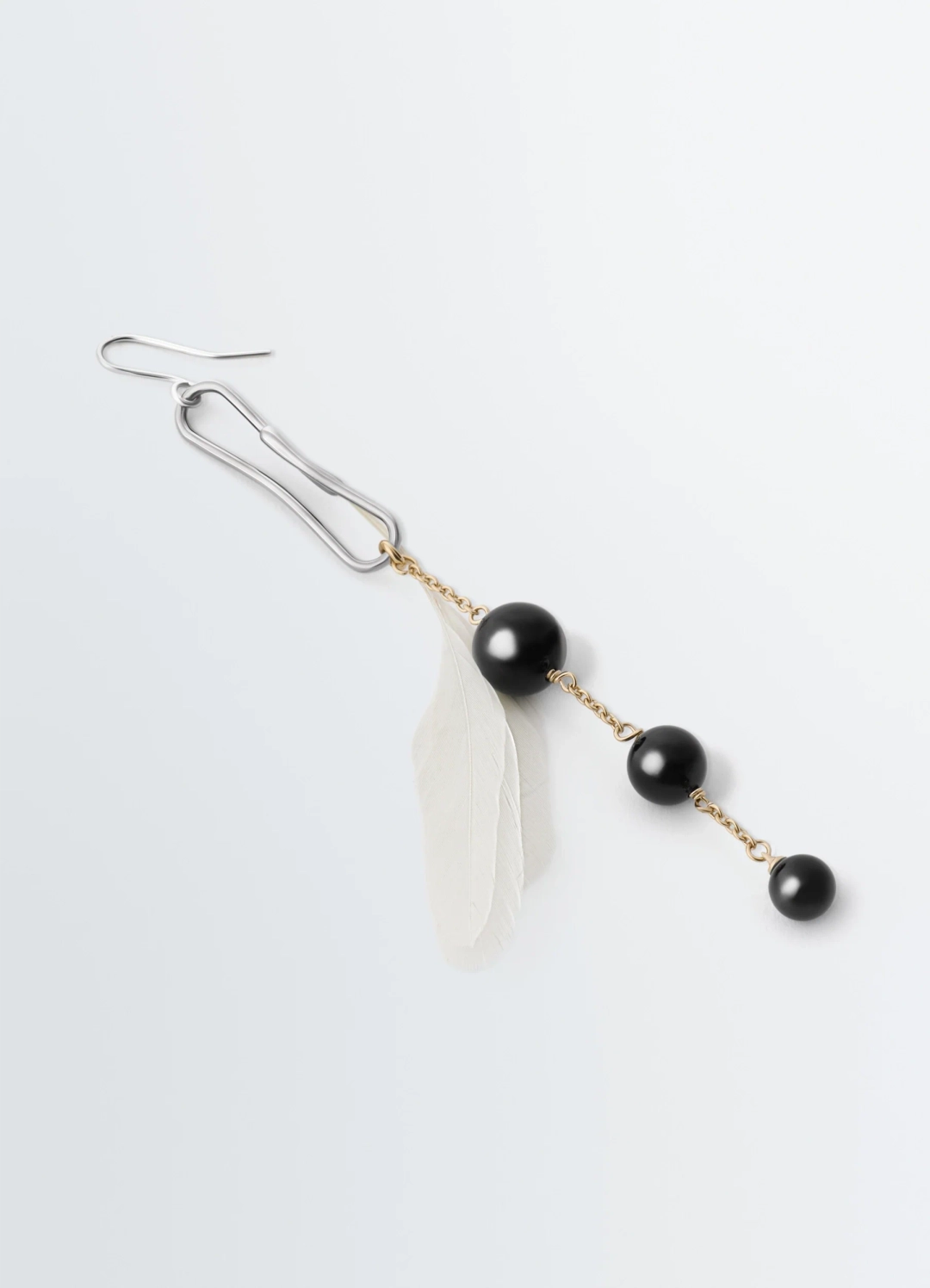 르메르 DOT EARRING WITH ONYX AND ROOSTER FEATHER 상품 이미지 3
