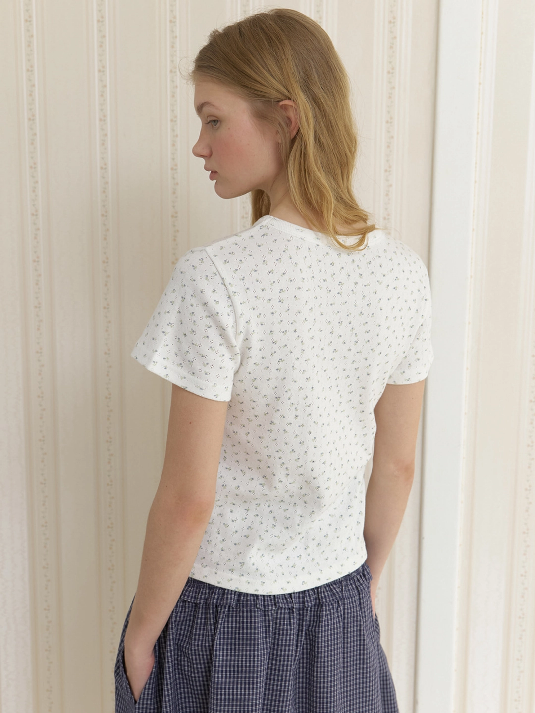 어몽 A COTTON FLOWER T-SHIRT_IVORY 상품 이미지 3