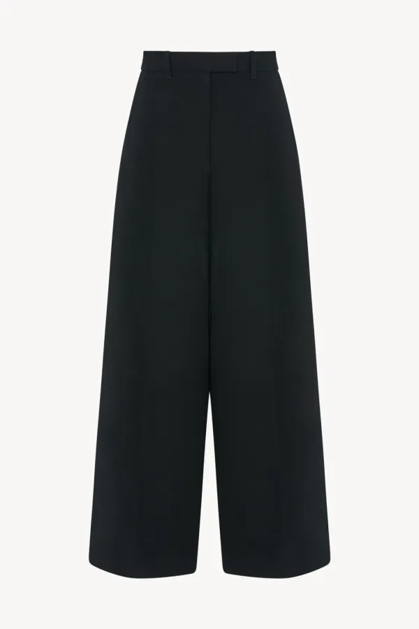 Casidia Pant