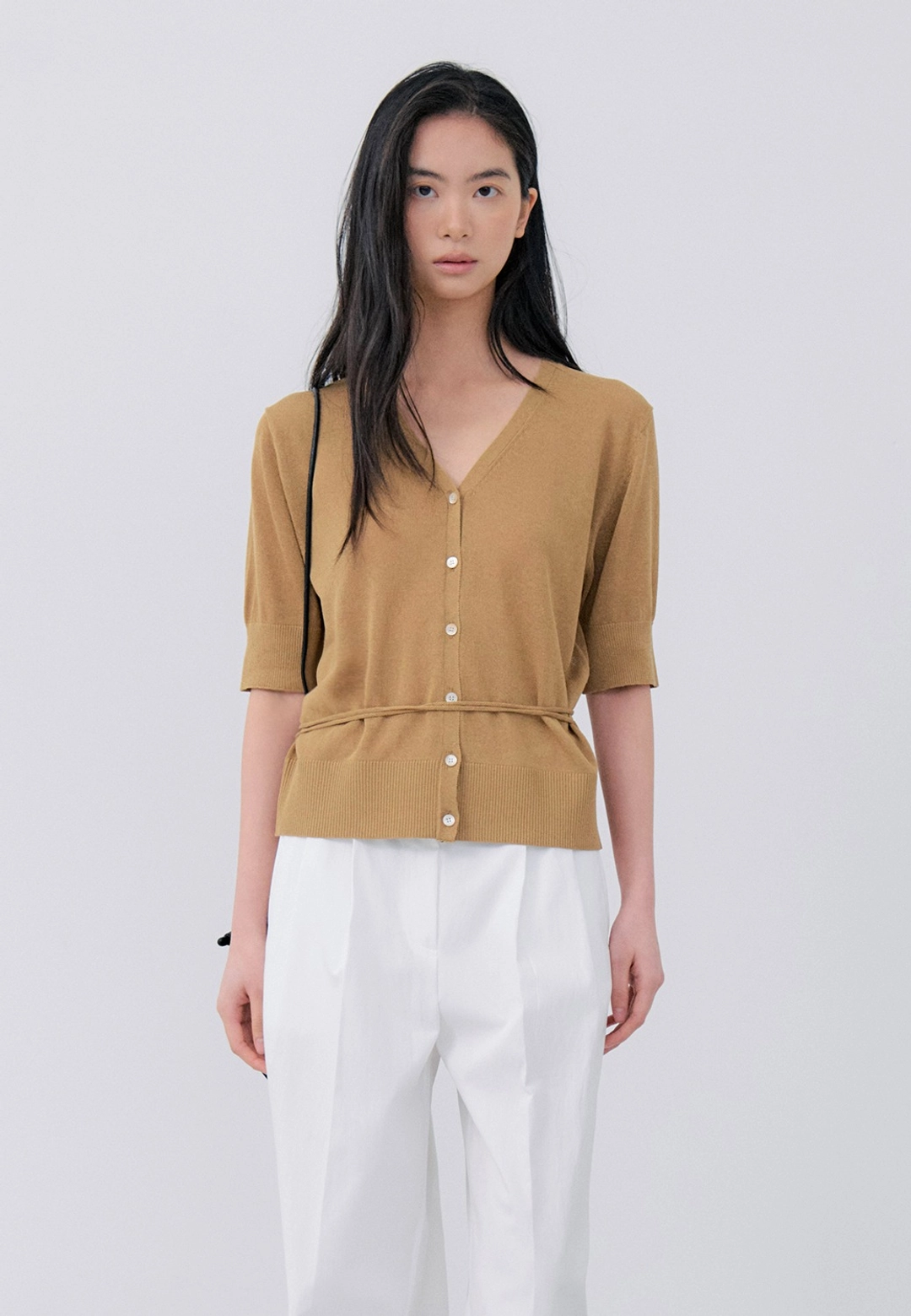 노티아 LINEN HALF V NECK CARDIGAN - CAMEL 상품 이미지 1