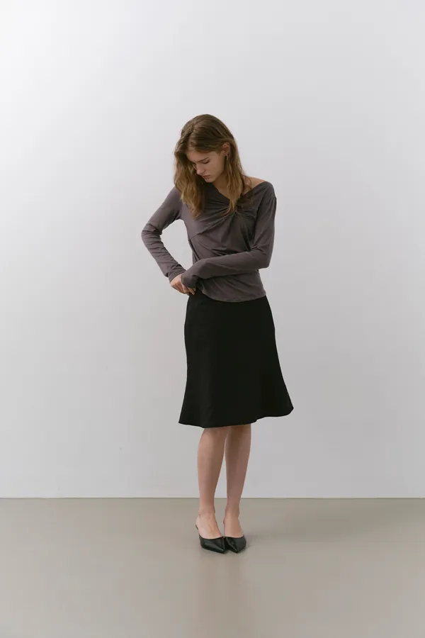 FLOW FLARE MIDI SKIRT, BLACK