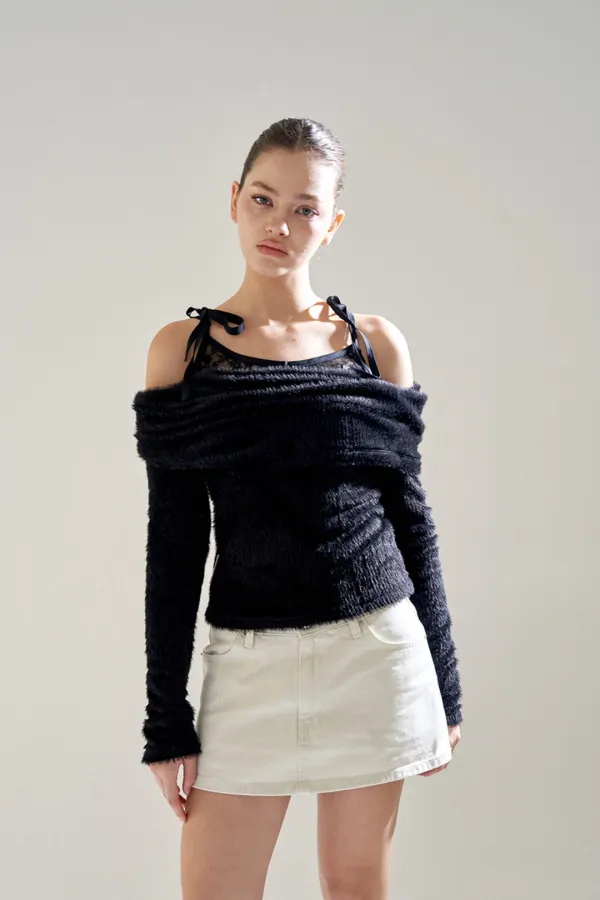 LAYERED LACE INNER DETAIL FUR OFF-SHOULDER TOP BLACK