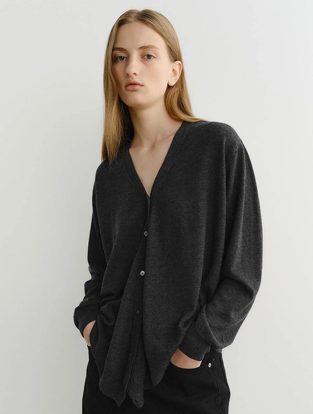 이아 Drape Wrap Cardigan (Charcoal) 상품 이미지 2