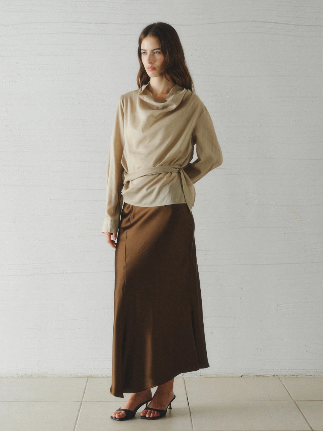 르니나 ALOHA unbalanced satin long skirt_brown 상품 이미지 2