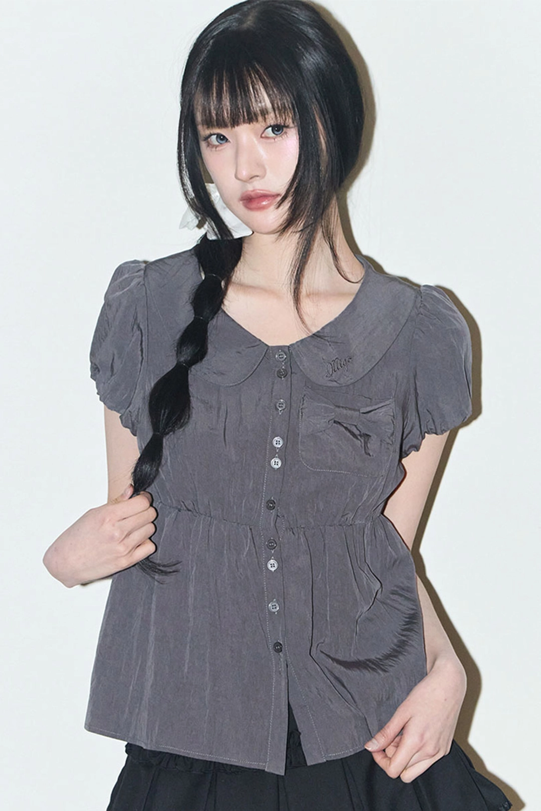 일리고 포밍 리본 퍼프 블라우스 차콜 상품 이미지 3