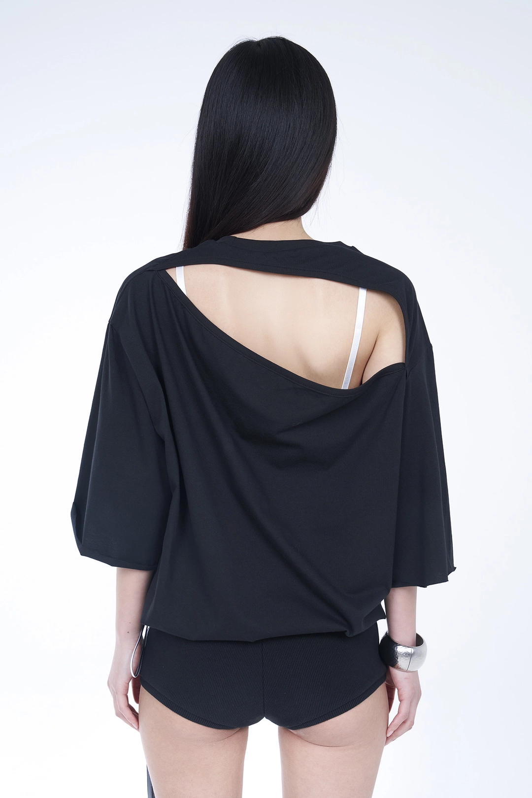 뎁크 BACK CUT-OUT T-SHIRT - BLACK 상품 이미지 3