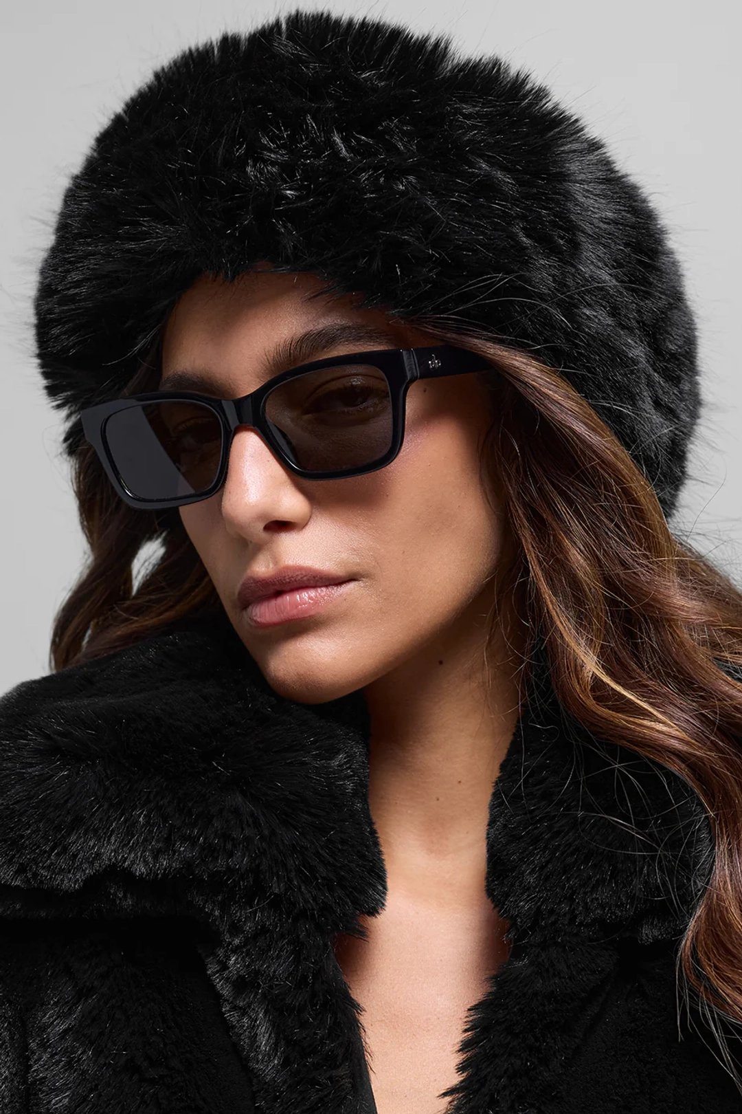 알로요가 Opulent Faux Fur Wintersun Headband - Black 상품 이미지 2