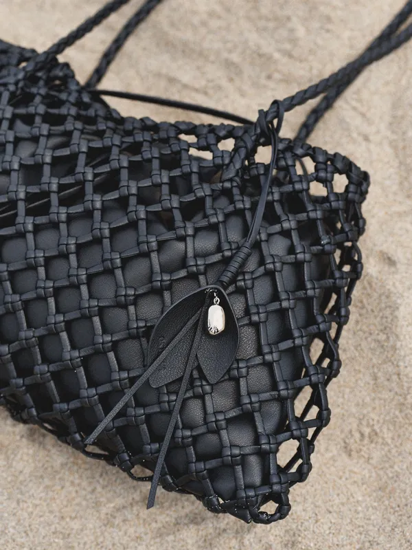 Flora Charm Black