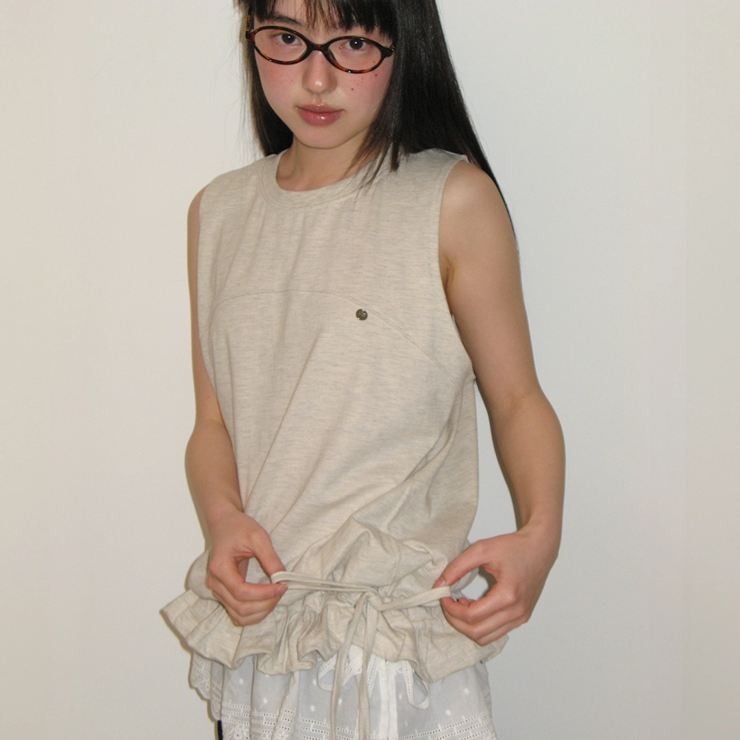 론론 FRILL SHIRRING SLEEVELESS OATMEAL 상품 이미지 2