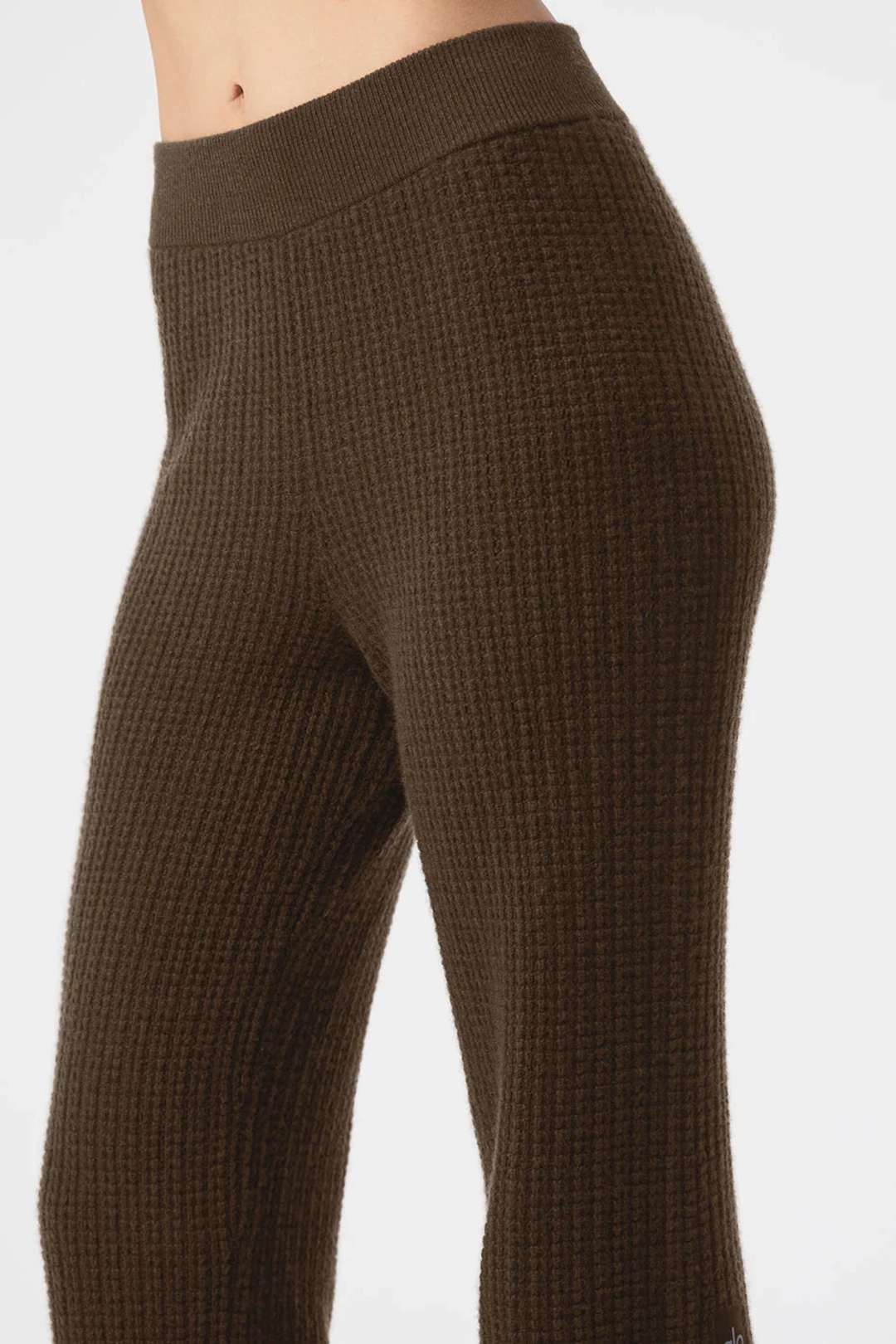 알로요가 Cashmere High-Waist Plush Waffle Pant - Espresso 상품 이미지 3