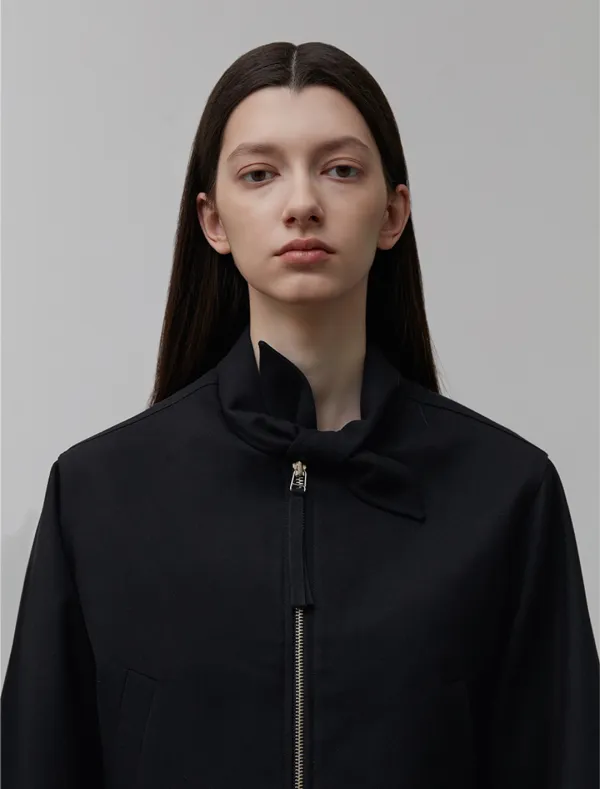 TIE COLLAR CROP ZIPUP [BLACK]