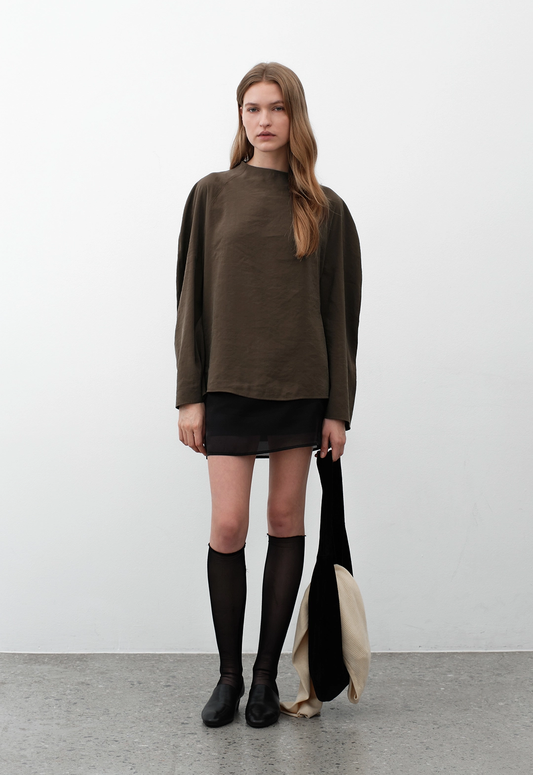 아뜰리에 나인 (BL-4374)RAGLAN VOLUME SLEEVE BLOUSE 상품 이미지 3