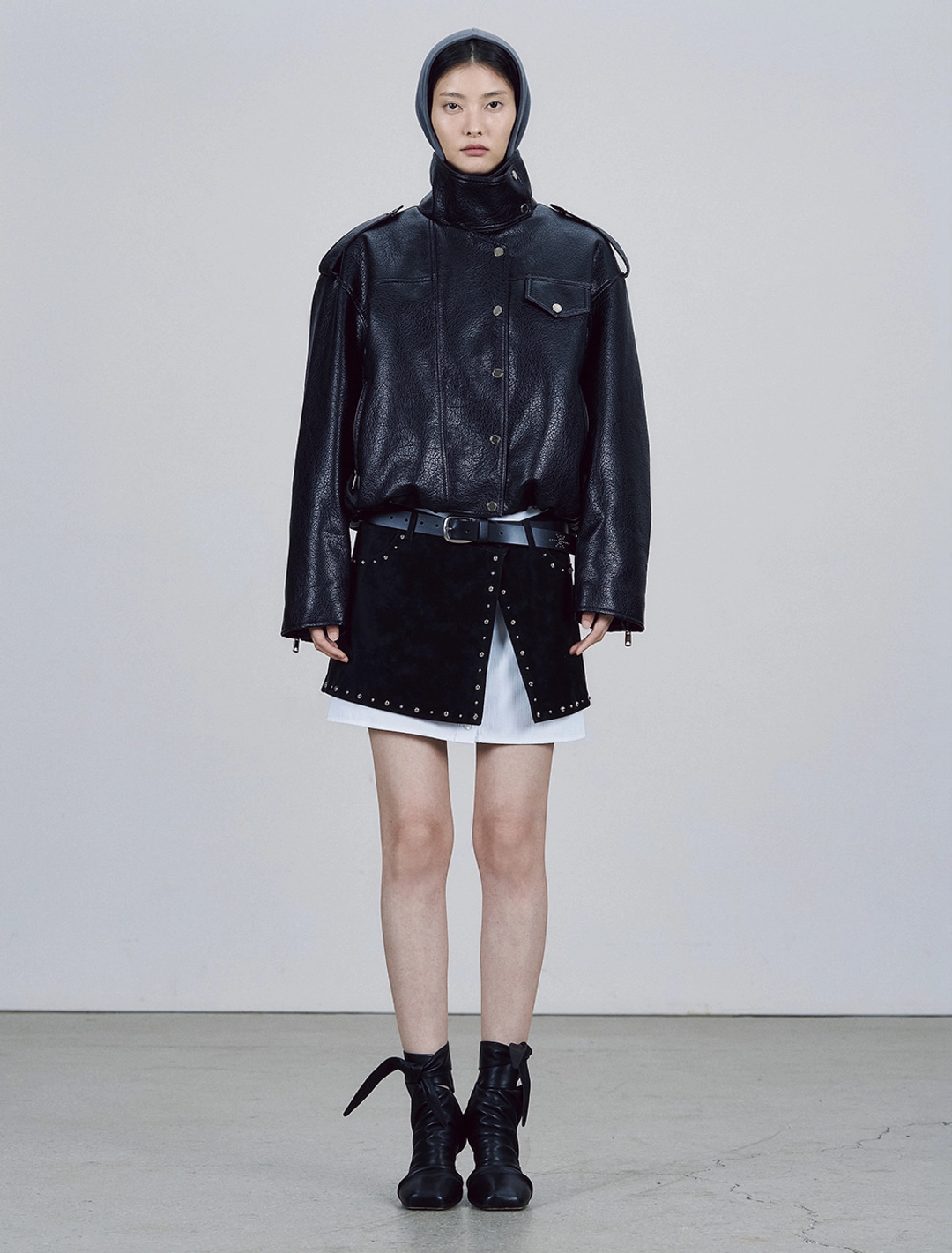 솔티페블 HIGH NECK FAUX LEATHER JACKET [BLACK] 상품 이미지 1