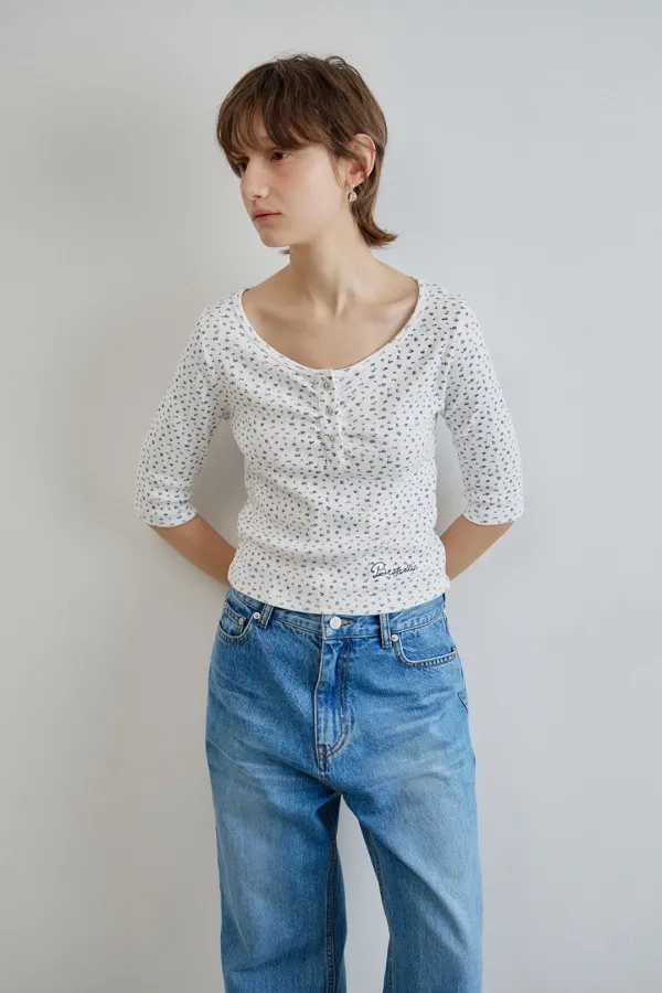 [4차]sophie flower henley neck top_white