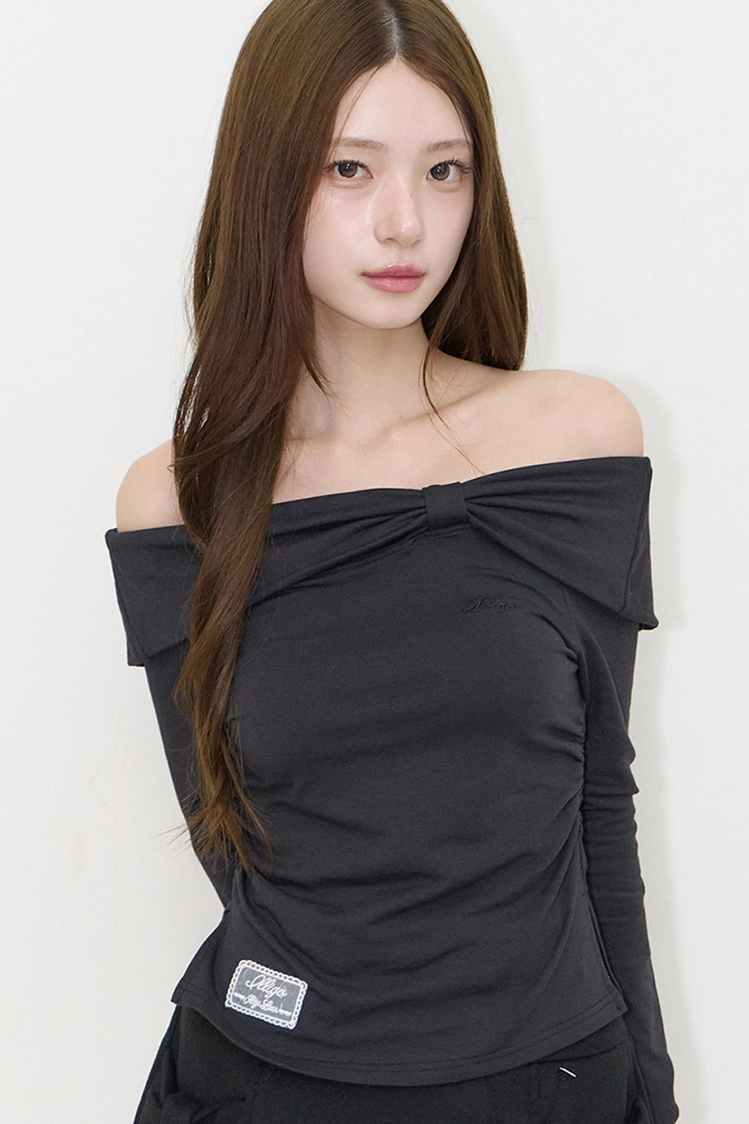 일리고 보우 오프숄더 롱슬리브 블랙 상품 이미지 1