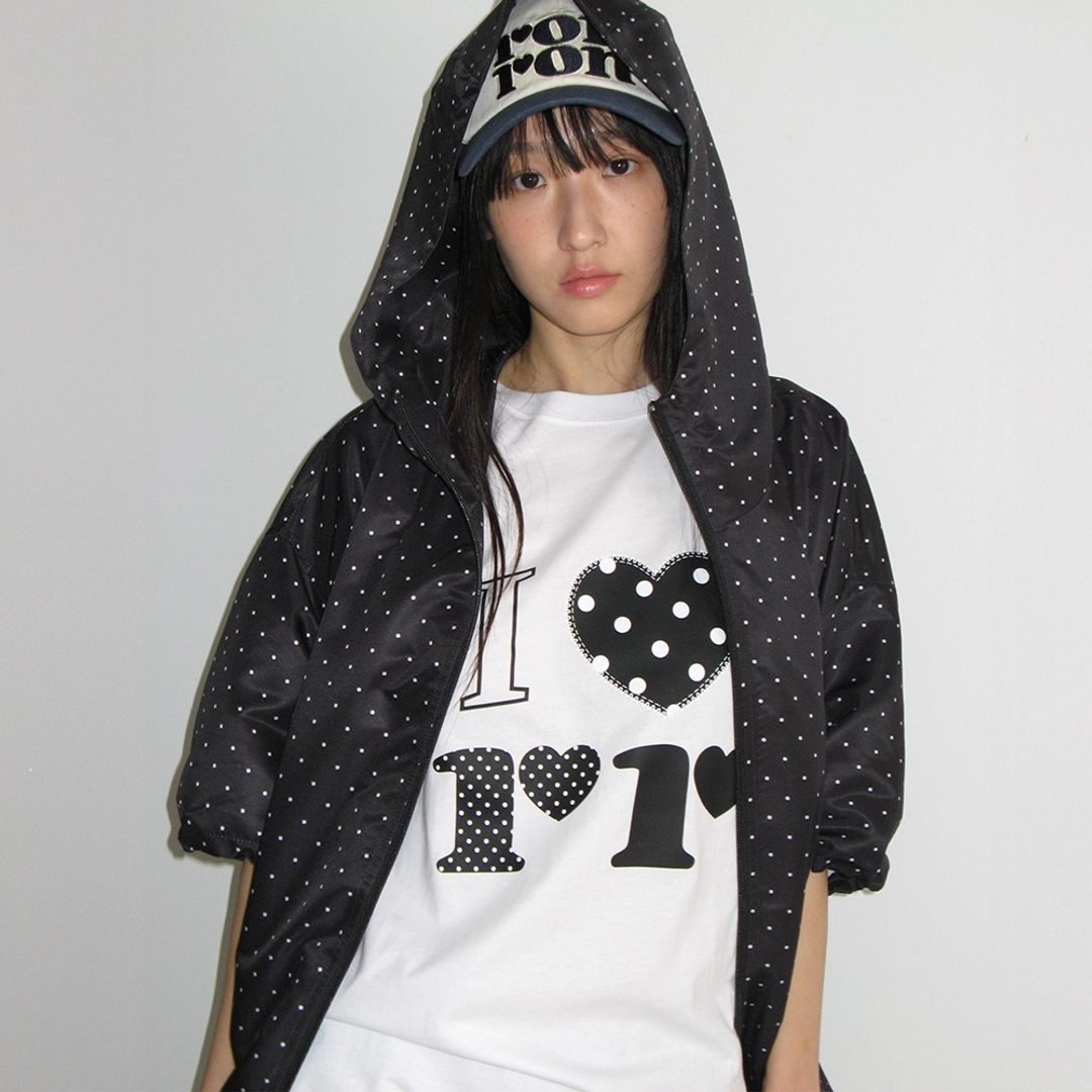 론론 HOODED HALF SLEEVE WINDBREAKER BLACK WHITE DOT 상품 이미지 1