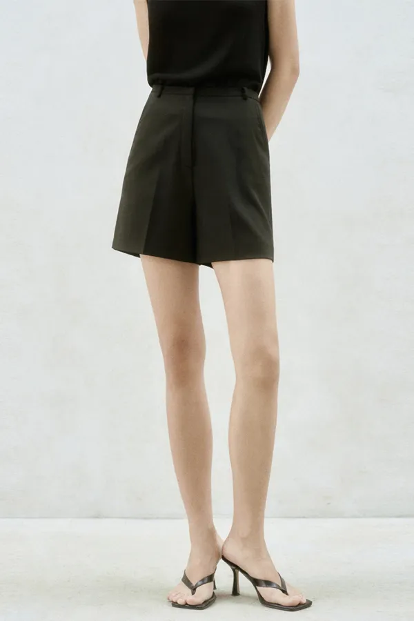 CREASED SLACKS SHORTS BLACK