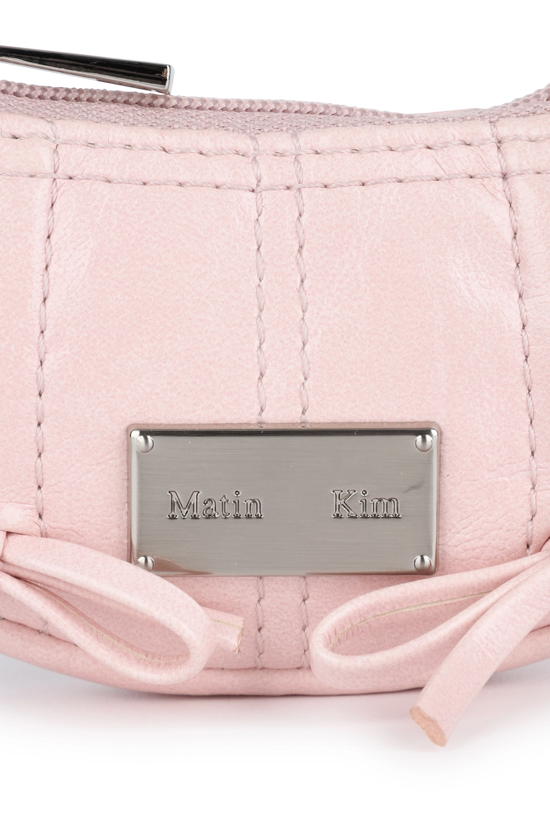 마뗑킴 HALF SHIRRING RIBBON CHARM IN LIGHT PINK 상품 이미지 3