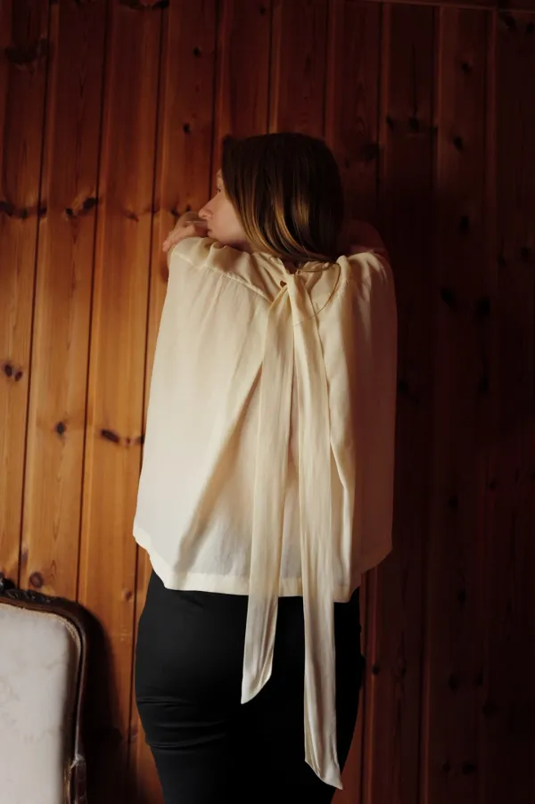 Scarf Sleeveless Blouse (Ivory)