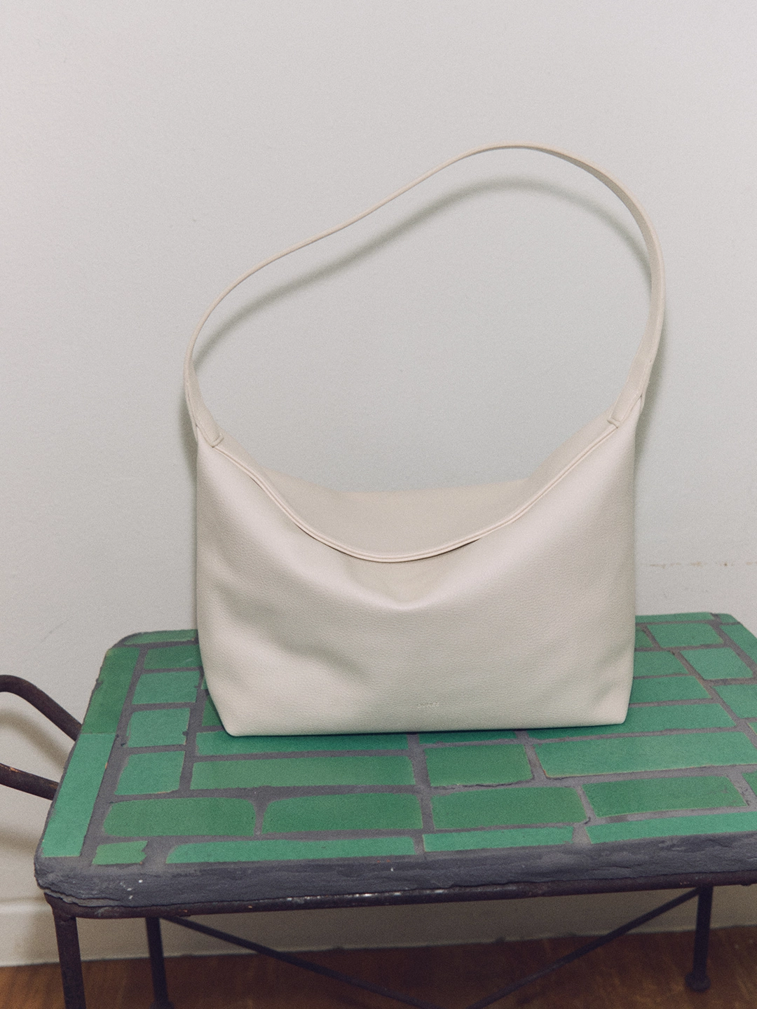 오브히 소프트 숄더백 Soft Shoulder Bag_Cream 상품 이미지 2