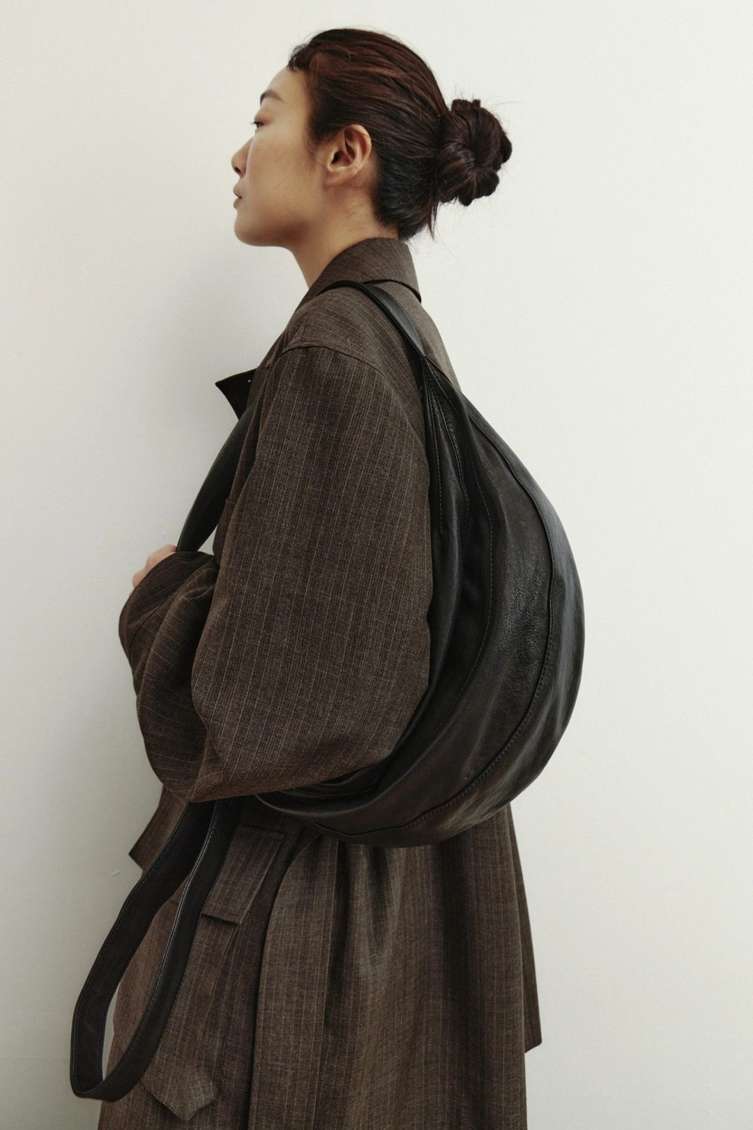 유스 Medium Leather Arc Bag 상품 이미지 2