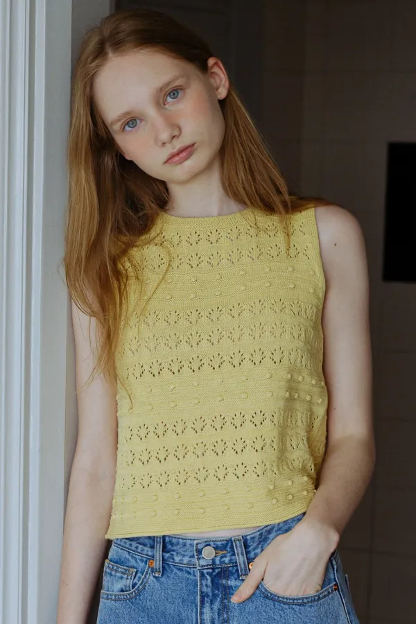 crochet sleeveless knit (yellow)