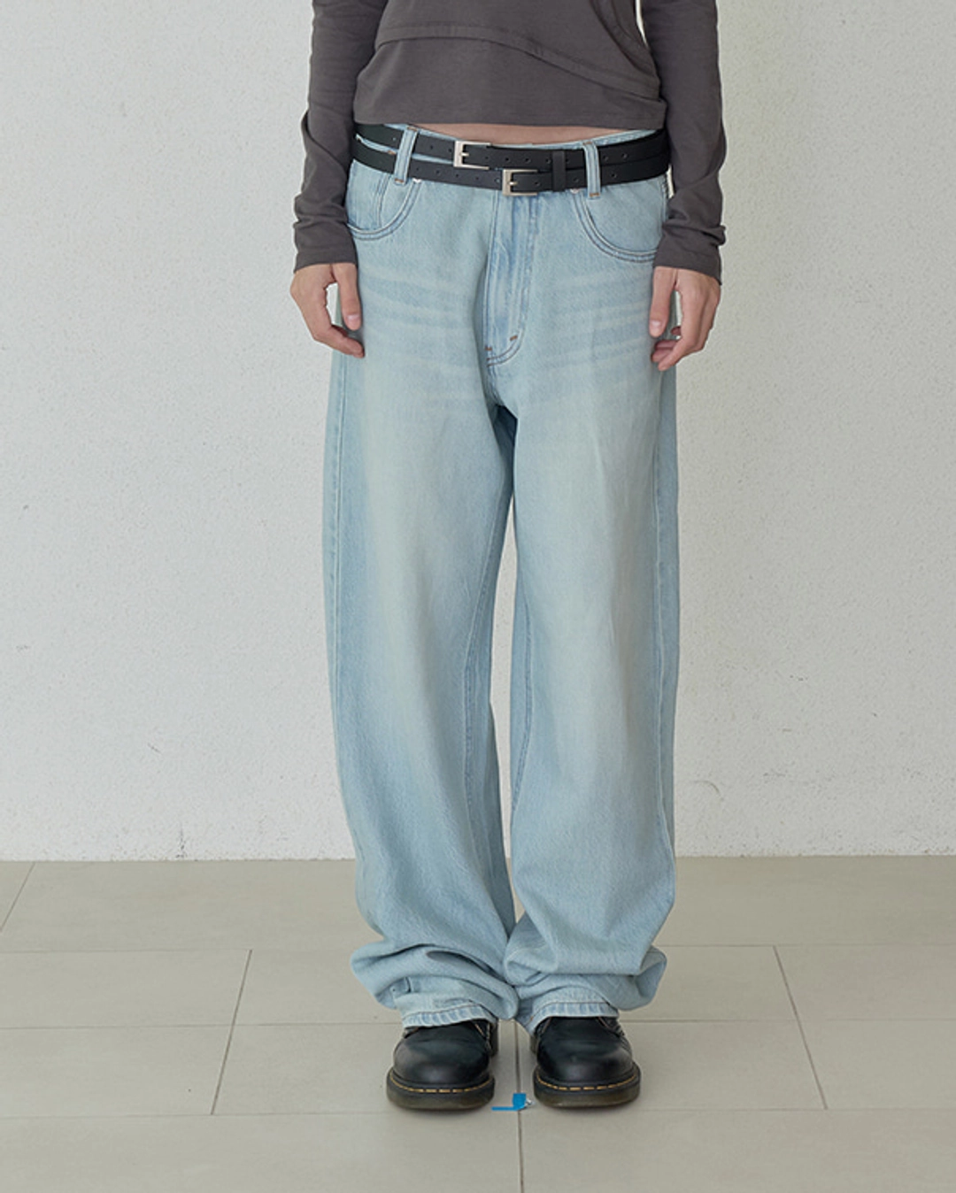 오데스 [ESSENTIAL] RELAXED SEMI BAGGY JEANS - ICE BLUE 상품 이미지 2