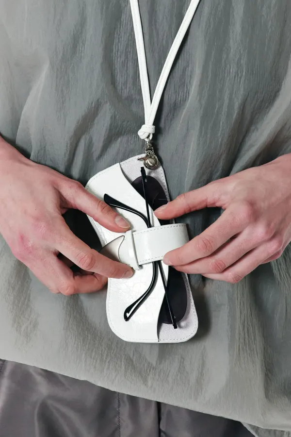 [LAST CHANCE] Sunglasses case_white