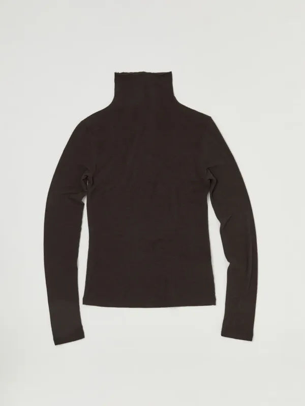 HIGH NECK TOP IN DARK BROWN
