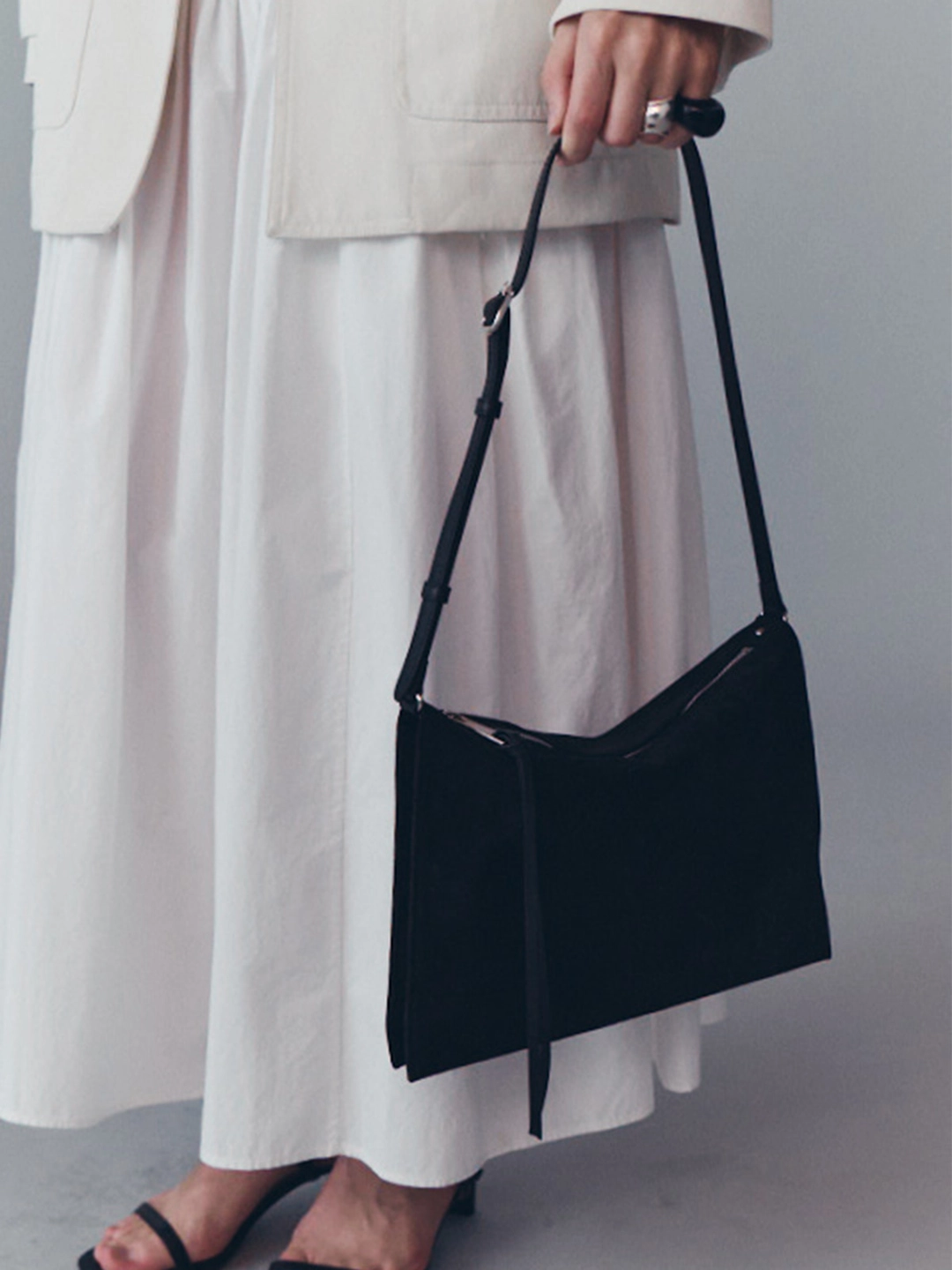 오브히 아코디언 스웨이드백 Accordion Suede Bag_Black 상품 이미지 2