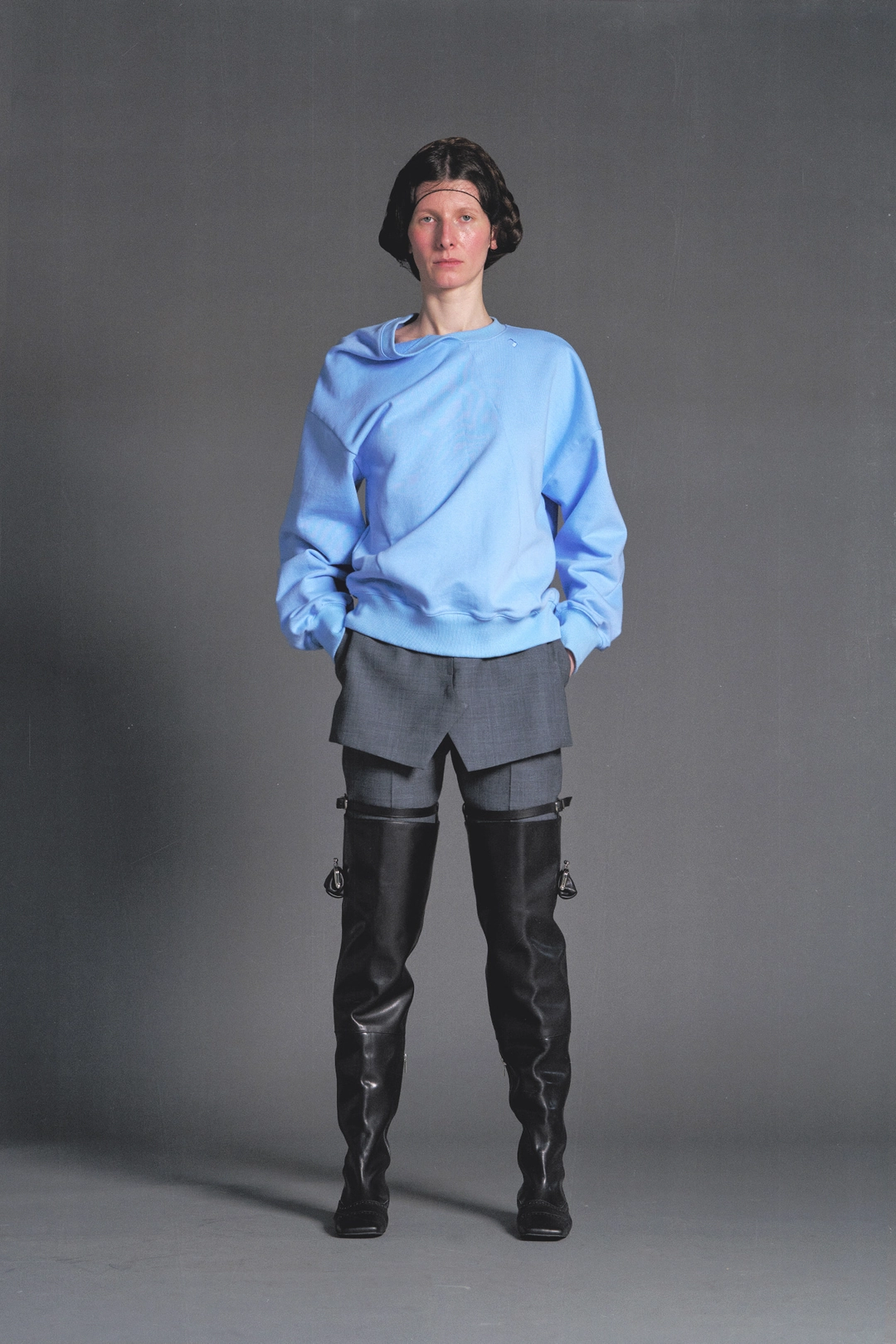 푸쉬버튼 PF26 LIGHT BLUE DIAGONAL PANEL SWEATSHIRT 상품 이미지 1