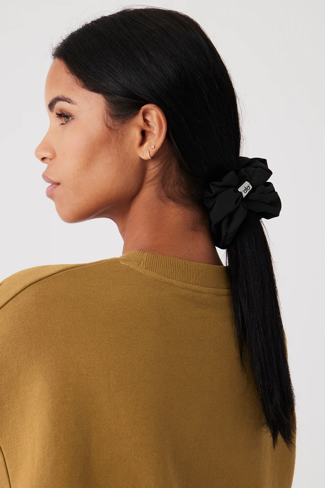 알로요가 Bead It Oversized Scrunchie - Black 상품 이미지 2