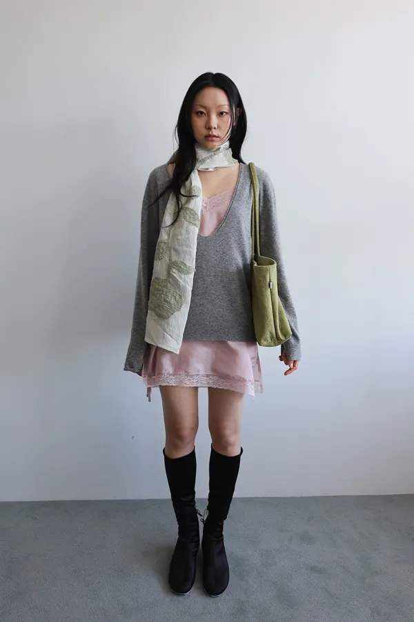Deep U-neck cashmere knit_grey