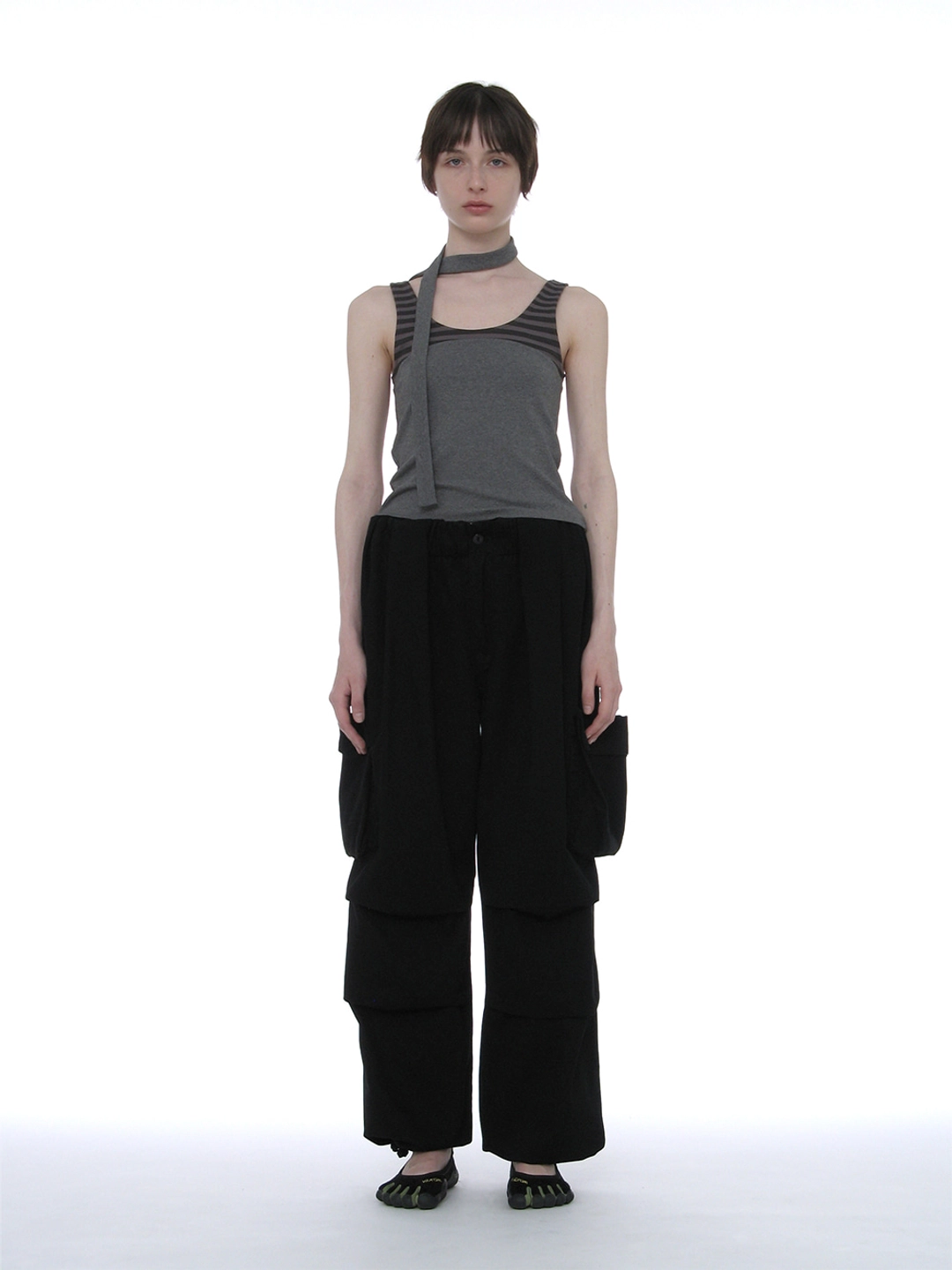 파르티멘토 [WOMEN] GATHERED WAIST CARGO PANTS_BLACK 상품 이미지 2