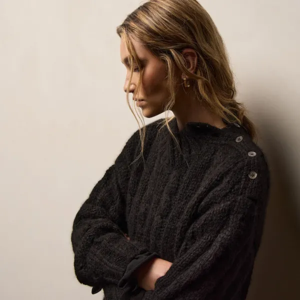 Cashmere Silk Cable Knit Sweater - Black