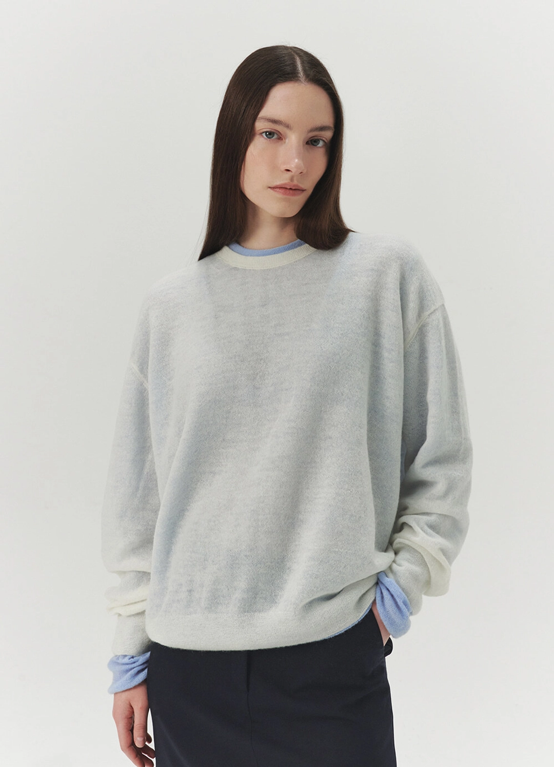 르바 Kid-Mohair Relaxed Round Knit - Off White 상품 이미지 1