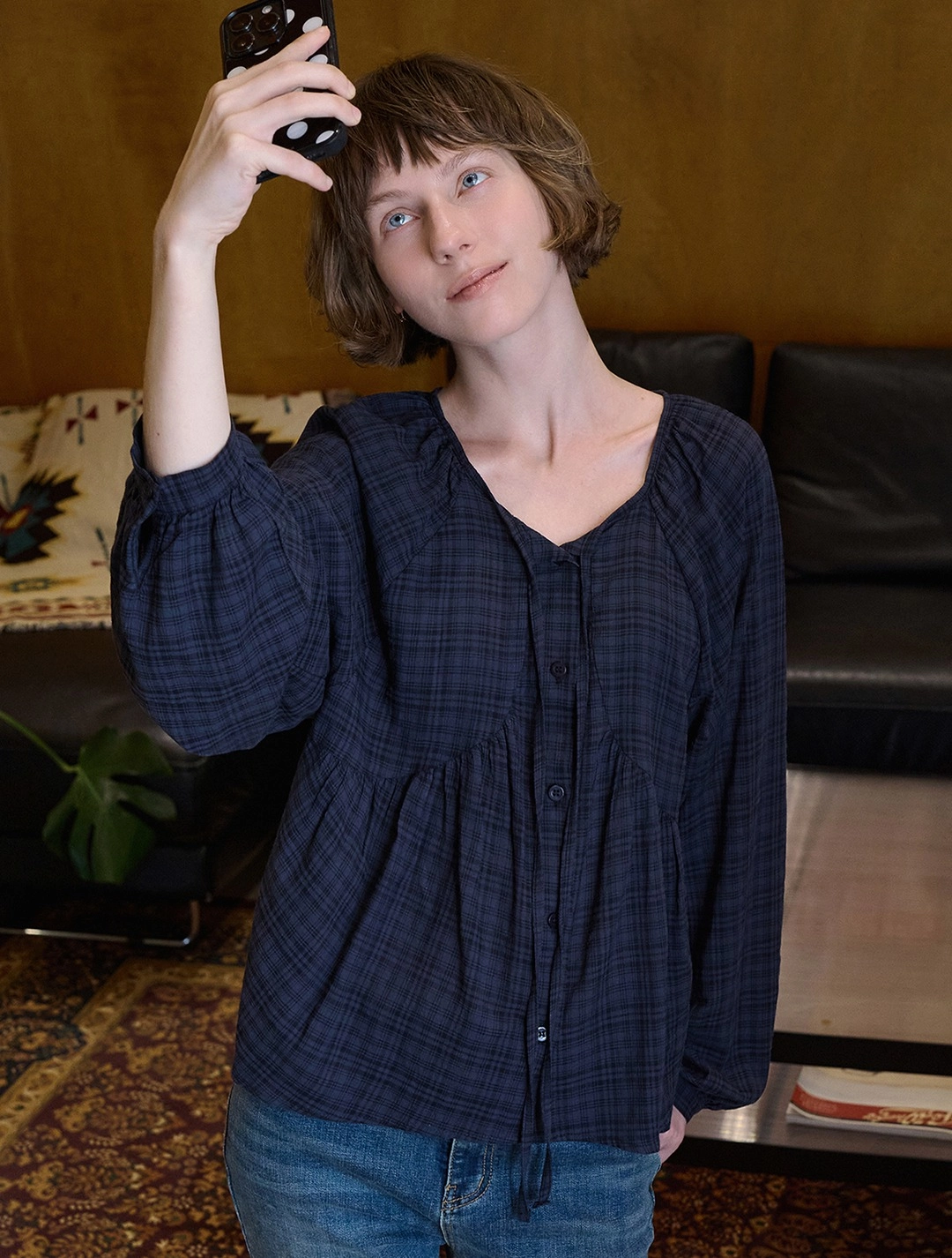 로에일 Vintage check strap blouse_Navy 상품 이미지 1