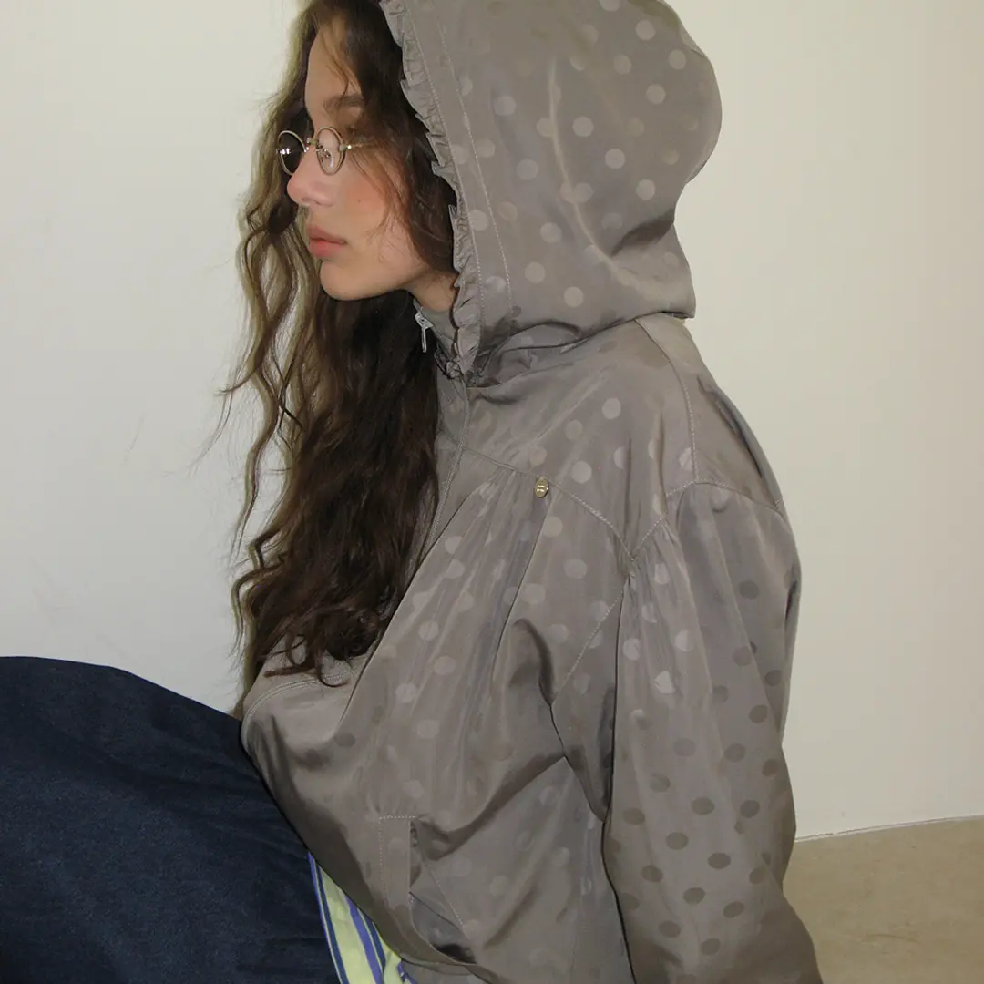 론론 DOT PENDANT FRILL HOODIE WIND JUMPER GREY 상품 이미지 2