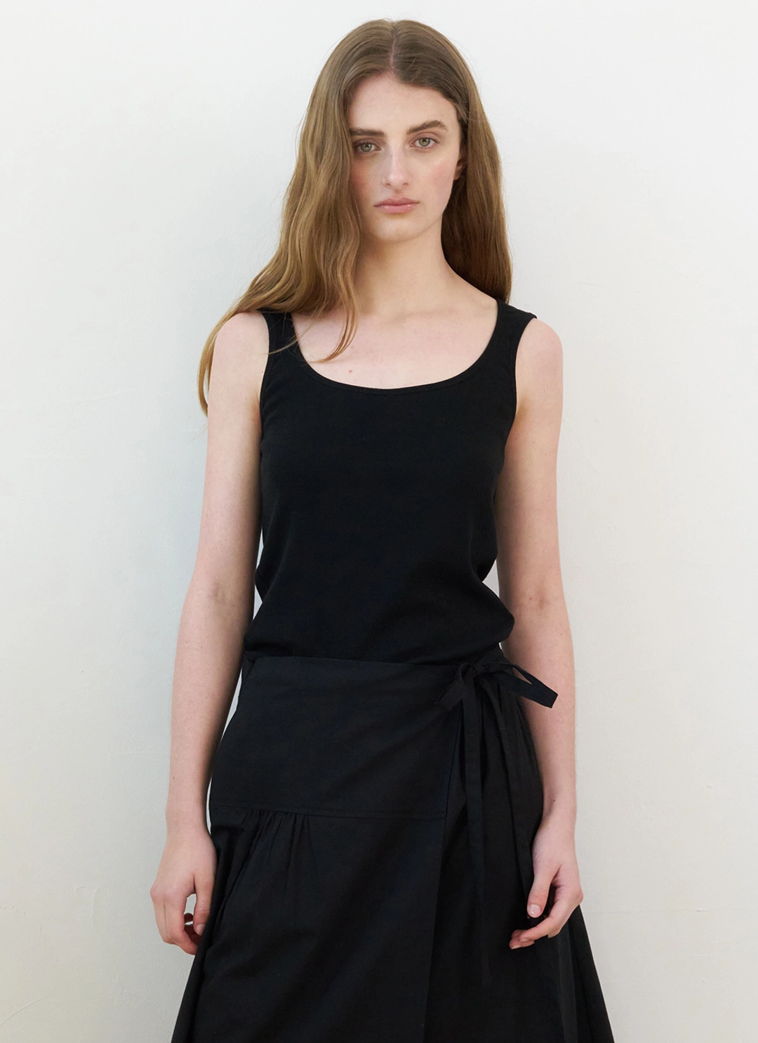르닐 Rhea Sleeveless (Black) 상품 이미지 1