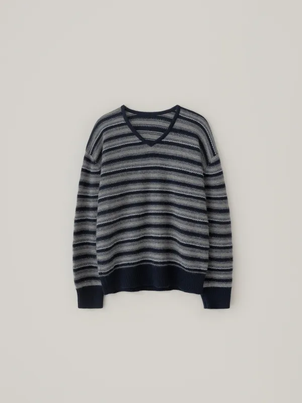 [10.8 예약 배송] Oscar Stripe V Neck Knit - Navy