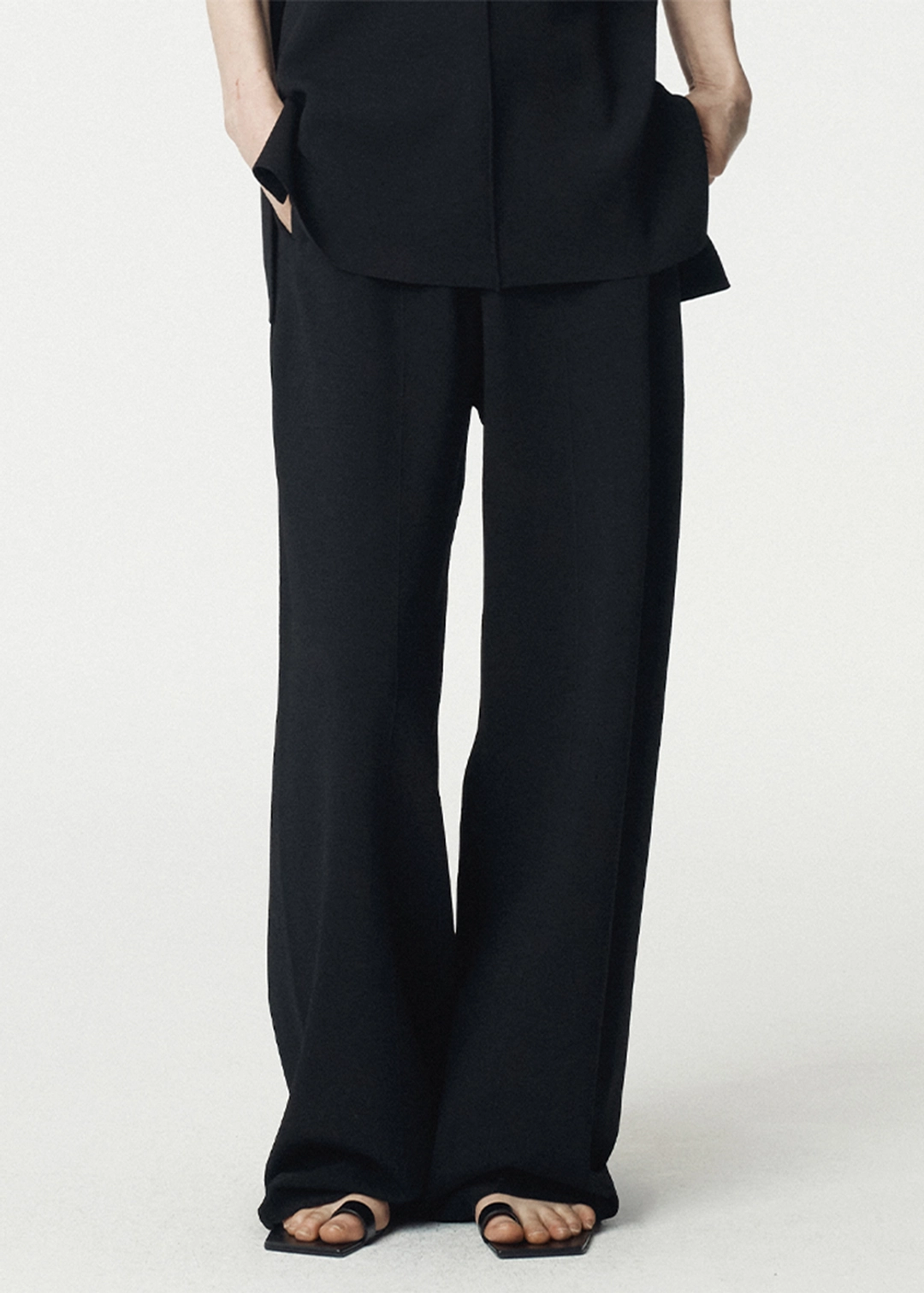 우마뭉 [3rd] Center Lined Wide Fit Pants_Black 상품 이미지 2