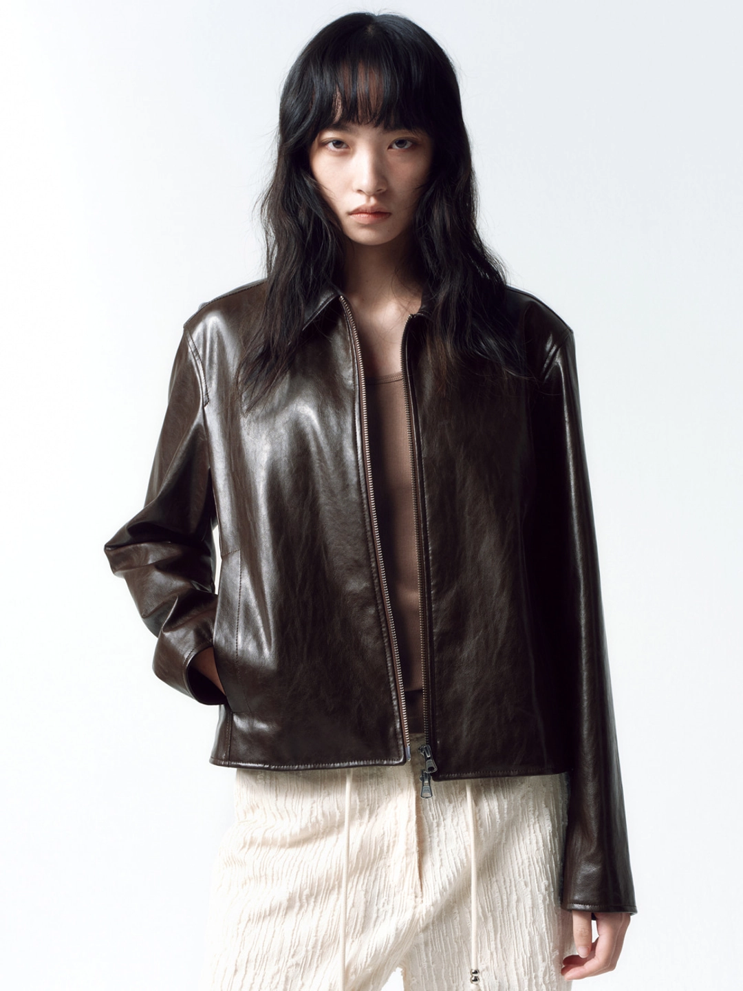 인사일런스 우먼 글로시 포우 레더 자켓 DARK BROWN 상품 이미지 2