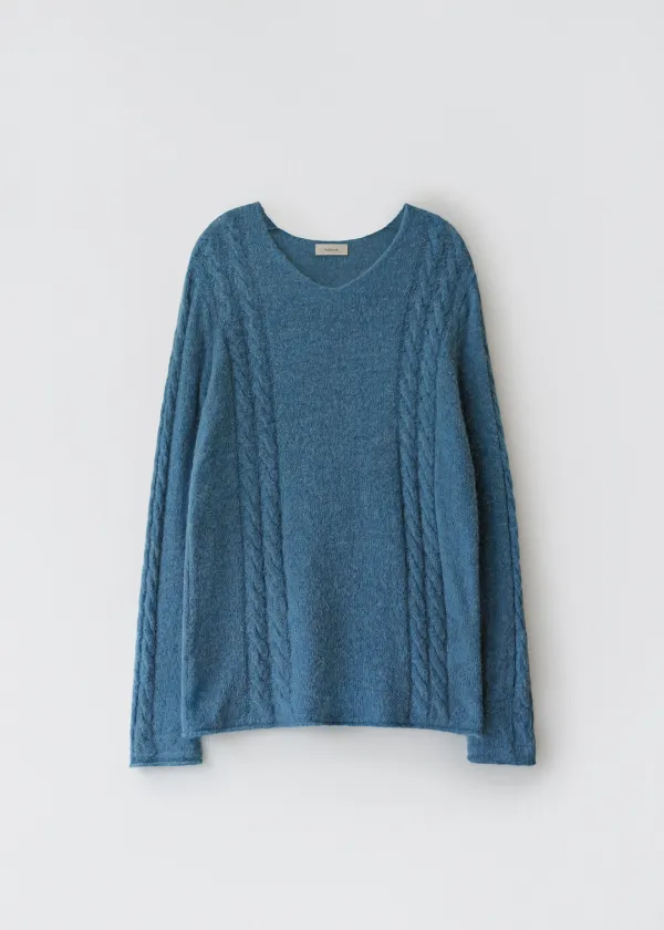 Deep v-neck cable knit (blue)