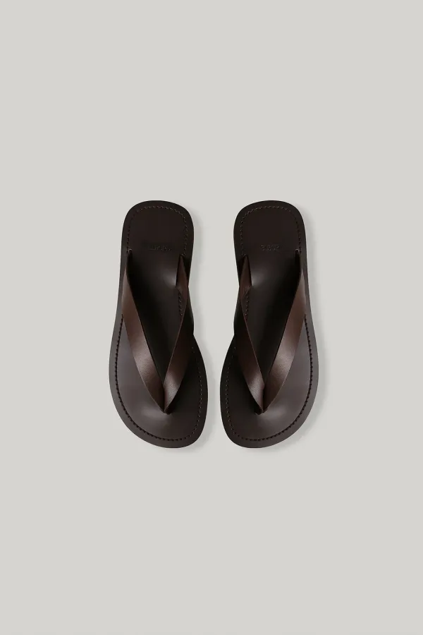 Calen Leather Flat Sandals