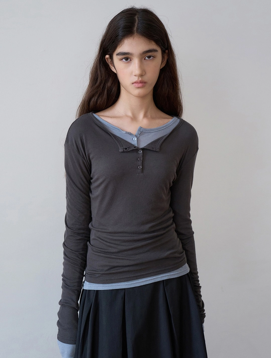 로에일 Placket Wool button slim T-shirt_Charcoal 상품 이미지 1