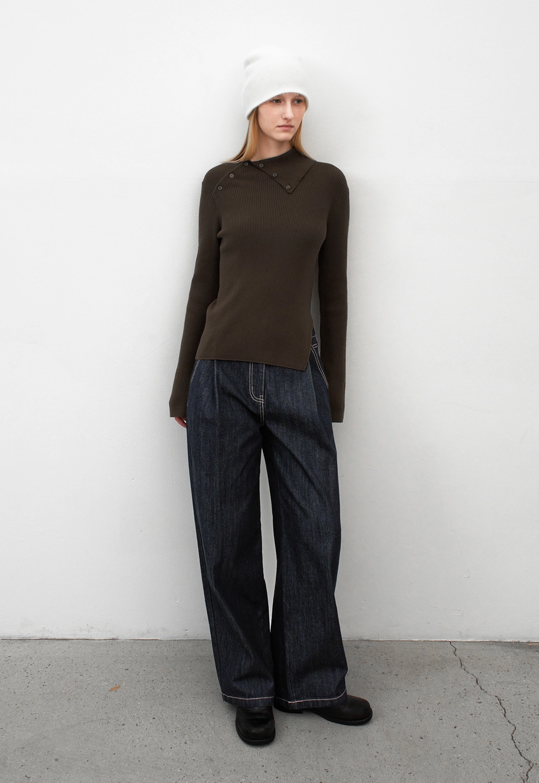 아뜰리에 나인 (T-7118)BUTTON DETAIL COLLAR SLIM FIT KNIT 상품 이미지 3