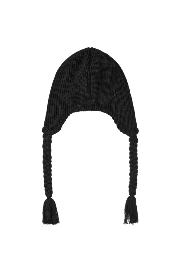 PATCH POINT BEANIE IN BLACK